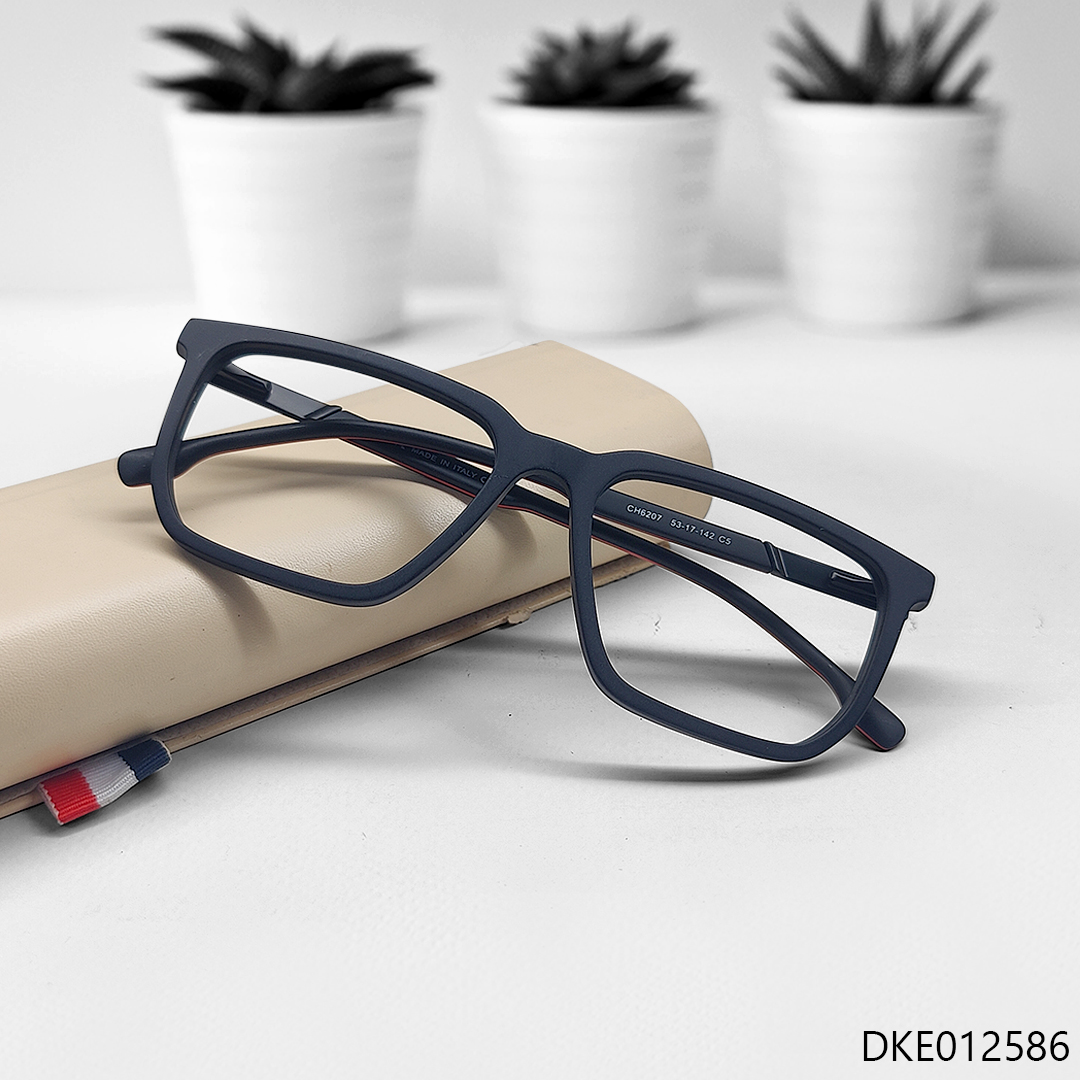 New Black Color Stylish Sleeky Eyeglasses
