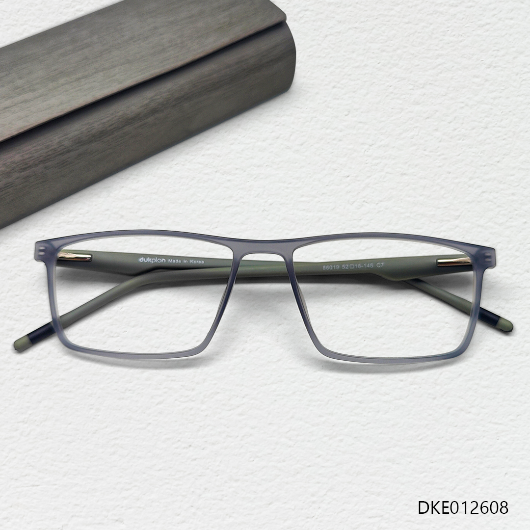 Matte Transparent Rectangle Shape Eyeglass