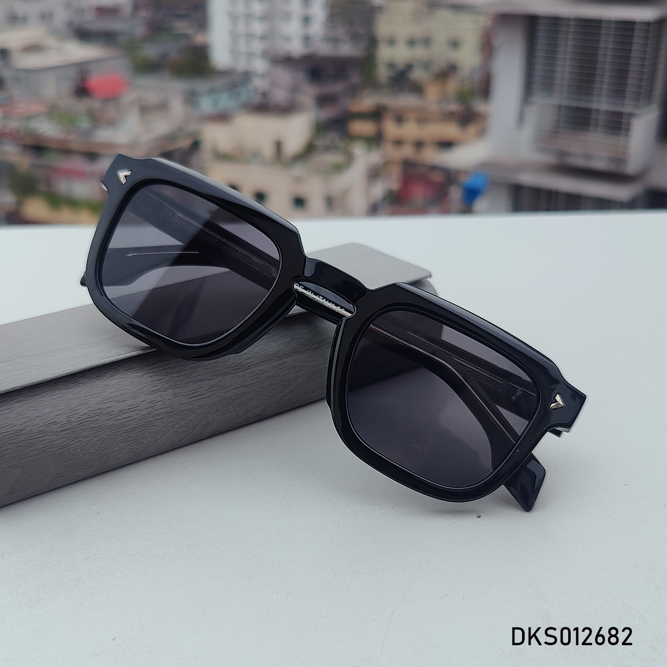 New Arrival Black Color Fashionable Sunglass