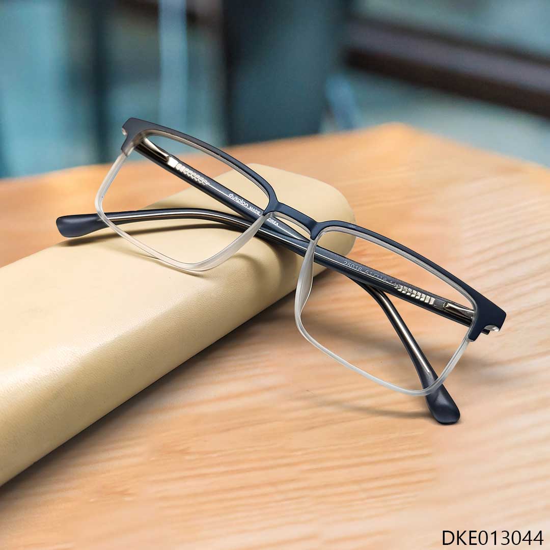 White Transparent and Black Color Eyeglass