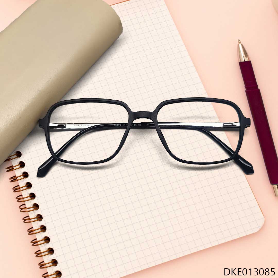 Dukpion New Arrival Black Color Eyeglass