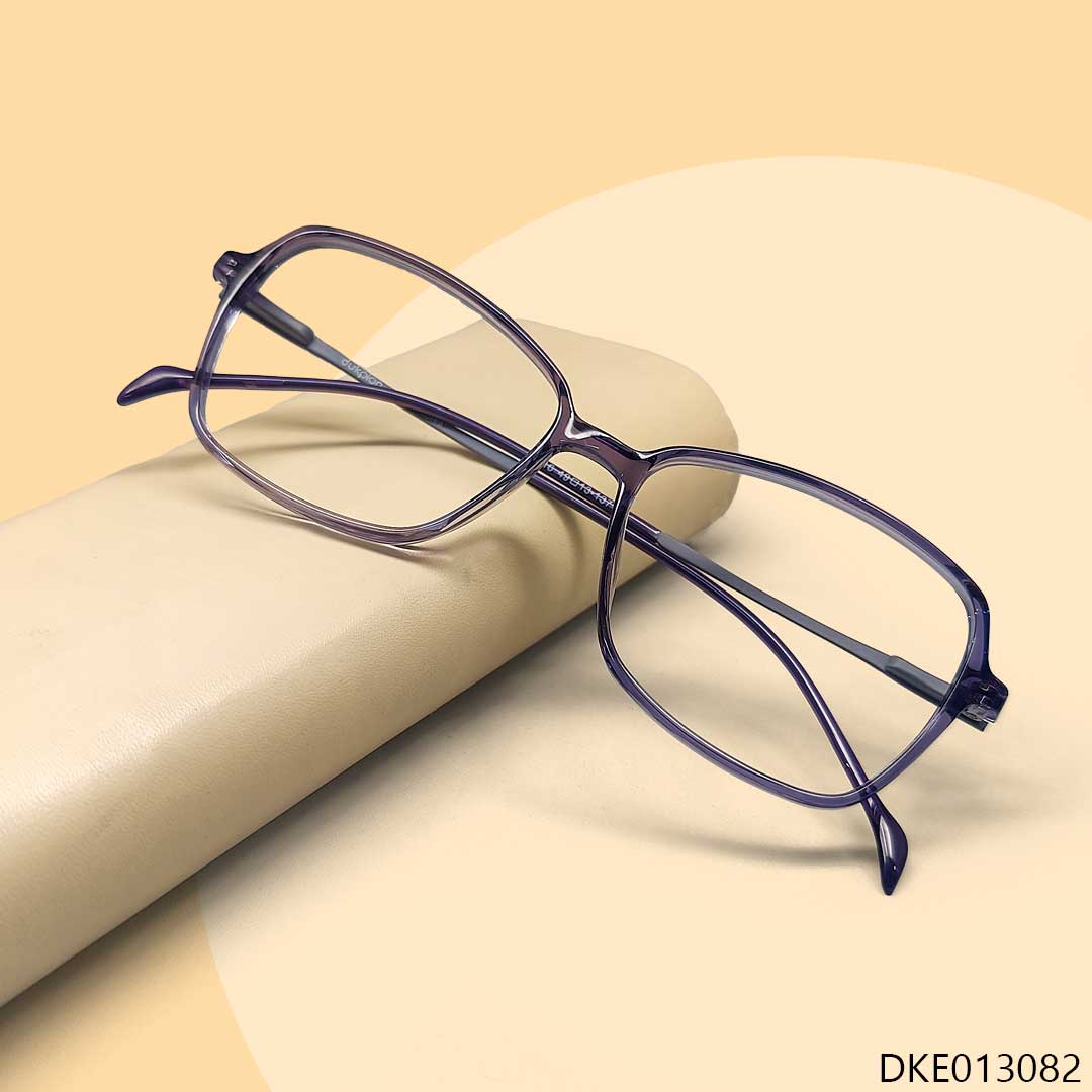 Unique Shape Light Weight Ladies Eyeglass