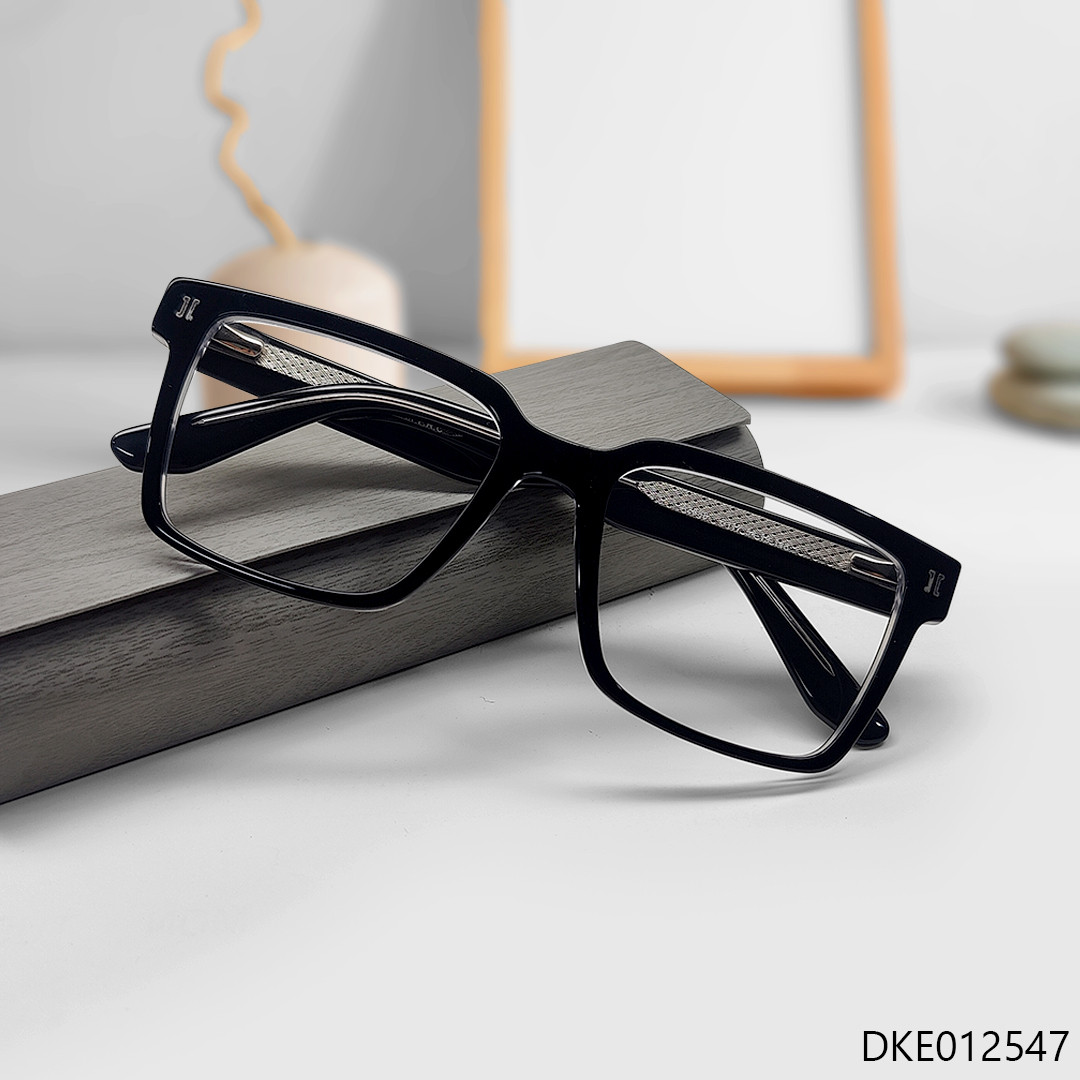 Premium Quality Fashionable Eyeglass.
