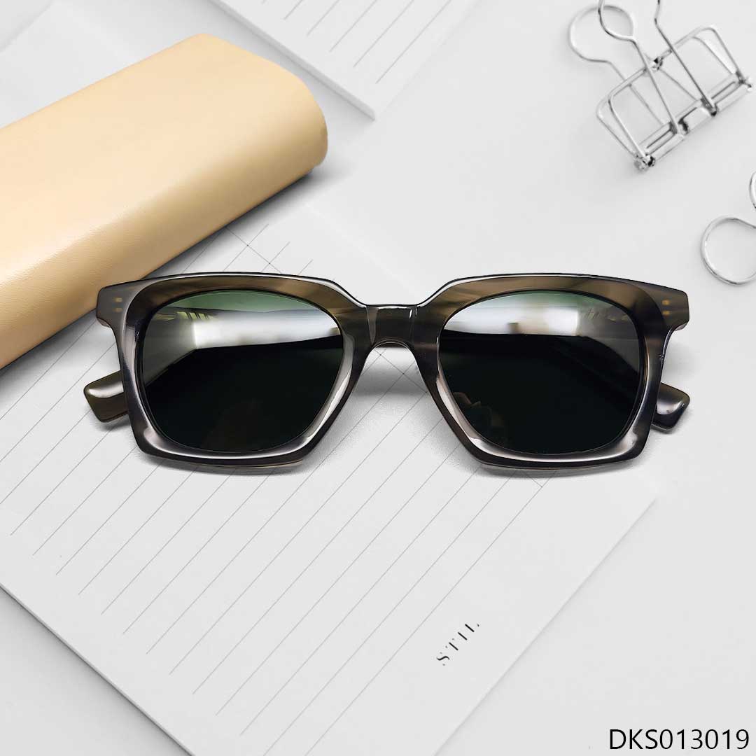 Unique Texture Fashionable Sunglass