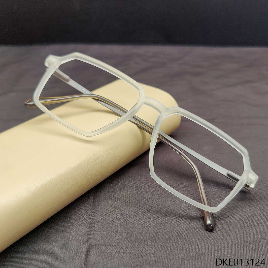 Square Shape and Transparent Eyewear