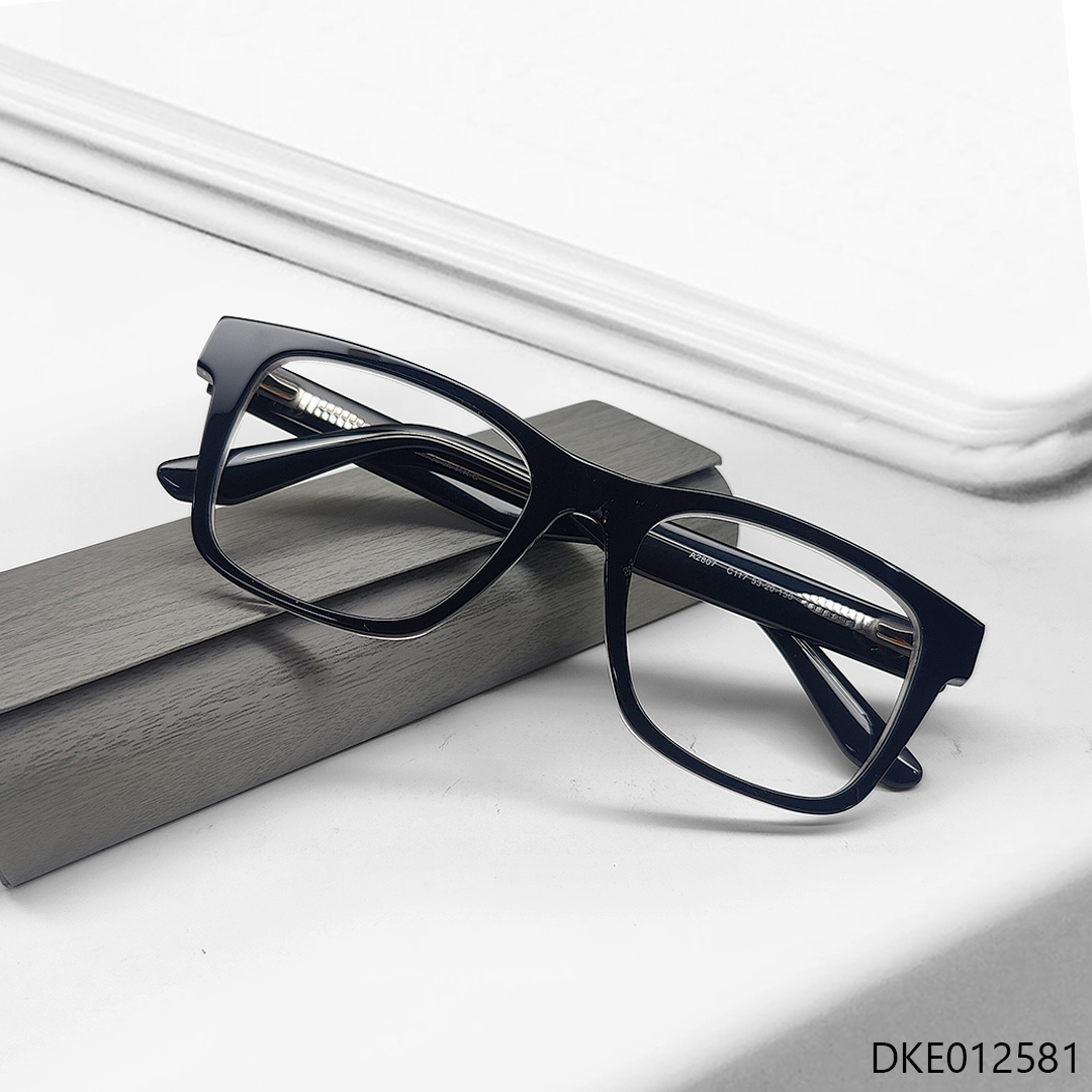 New Black Color Sleeky Eyeglasses